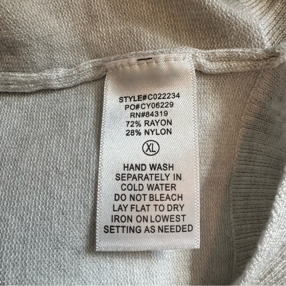 Cyrus: Women’s V-neck sweater vest - Picture 7 of 7